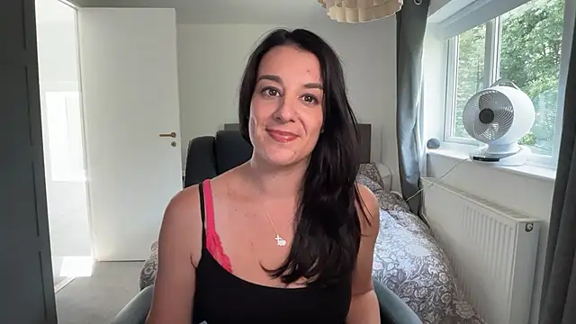 yourcassiexo's Live XXX Chat