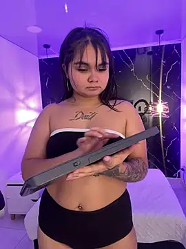 TifanyRoseX's Live XXX Chat