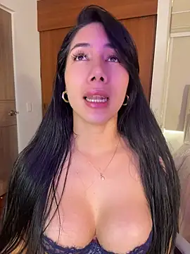 ArianaReynoldss' Live XXX Chat