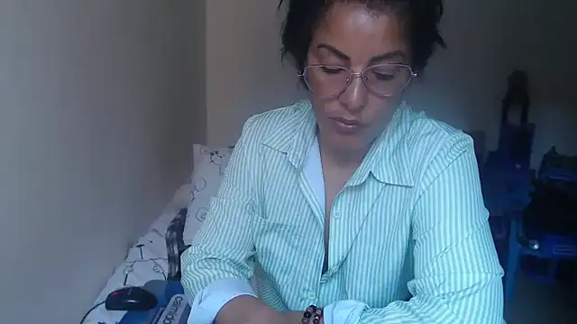 kateleyagrey's Live XXX Chat