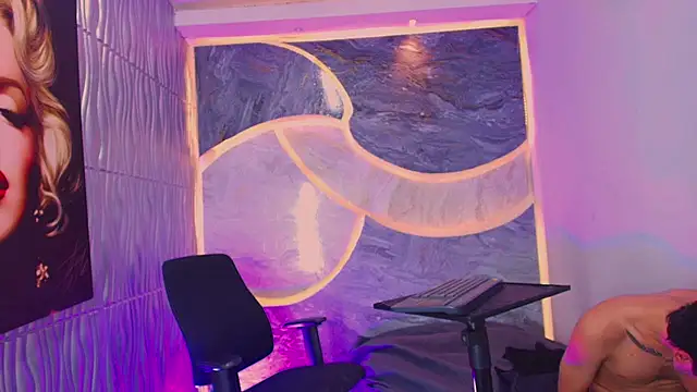 Онлайн чат XXX Tyler_schoby