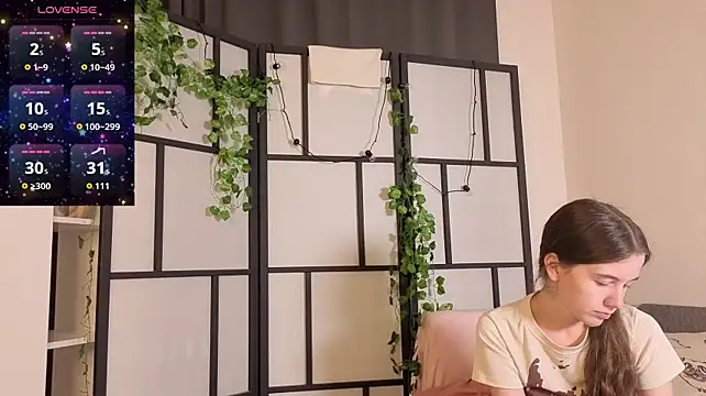 MyrtaMcclaney Adlı Modelin Canlı XXX Sohbeti