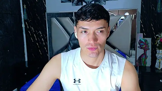 XXX chat uživo modela Aron_Darkx