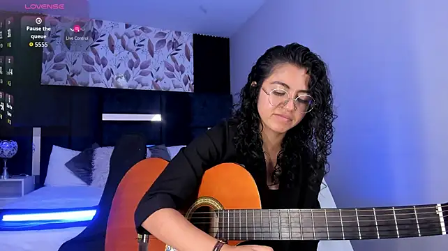 Amareto_'s Live XXX Chat