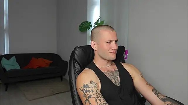 Igor_Wilde élő XXX-chatje