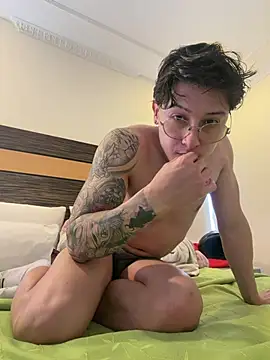 Valery_Salmons Show in webcam