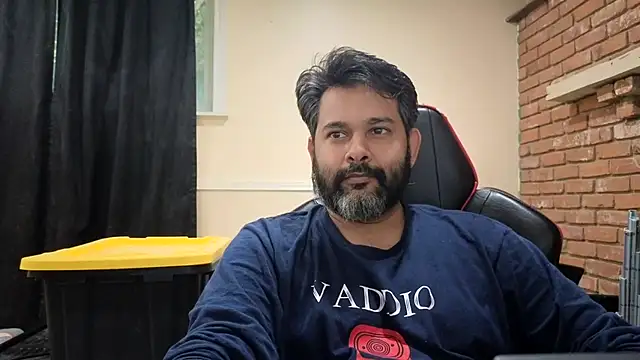 oversized_load Chat XXX in diretta