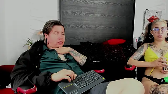 inkedsinners_'s Live XXX Chat