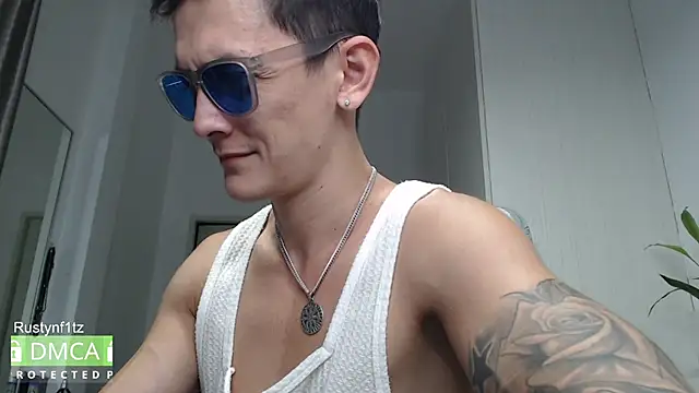 צ'אט XXX בשידור חי של Rustynf1tz_