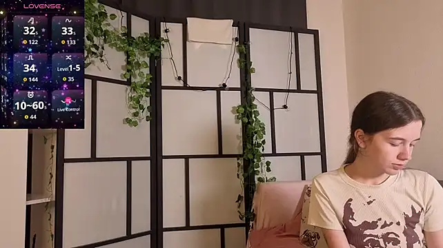 MyrtaMcclaney's Live XXX Chat