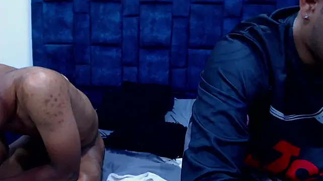 XXX chat uživo modela GroupNoLimits