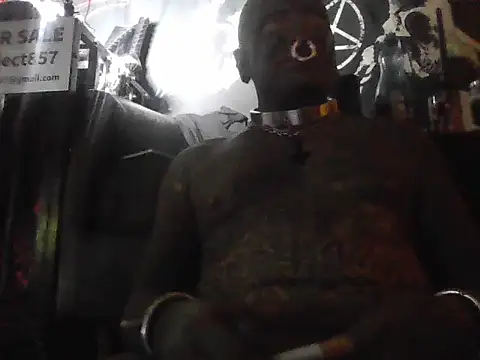 XXX chat uživo modela wormobject