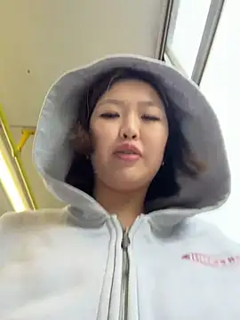 CreamPuff-'s Live XXX Chat