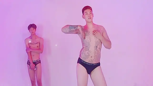 צ'אט XXX בשידור חי של TNT-888