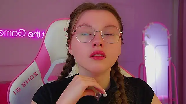 KeiraAsti Chat XXX in diretta