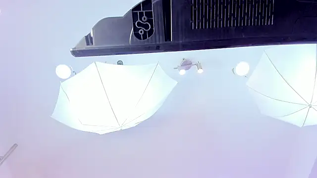 milu_rousseのライブXXXチャット