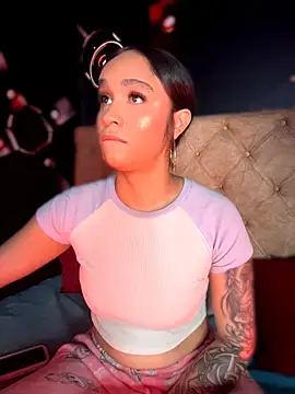 Isabella-TeenのライブXXXチャット