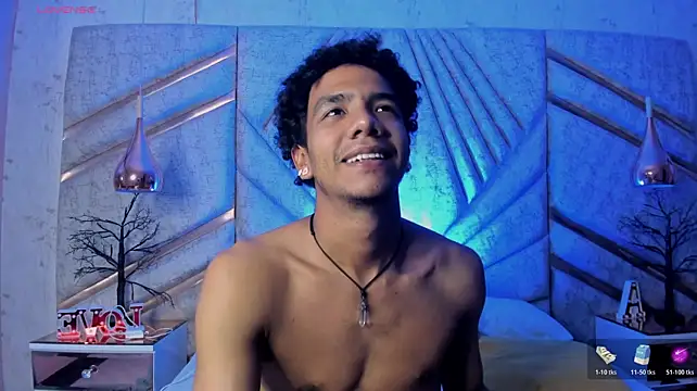 MarckThompsonn's Live Chat Room
