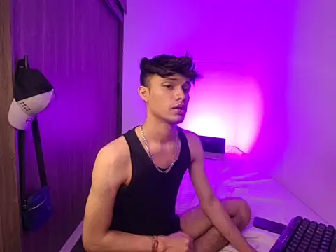 Chatroom XXX en direct de AlexxxGod