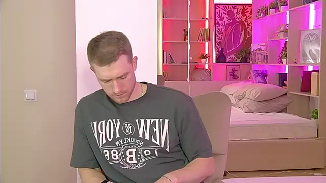EthanPinkman Adlı Modelin Canlı XXX Sohbeti