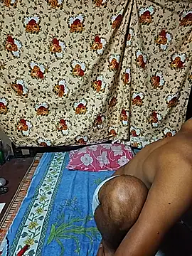 Show modela Hot_Urvashi_ na web-kameri