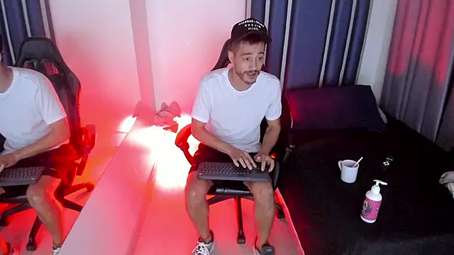 Damiam_23's Live XXX Chat
