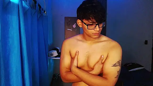 Mr_yisuzz Шоу с уебкамера