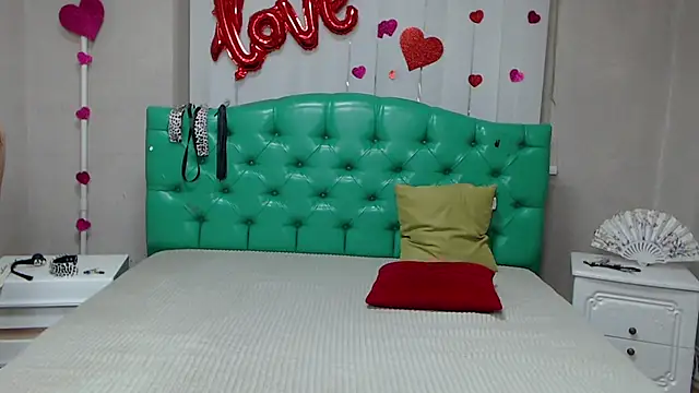 RoseHille's Live XXX Chat