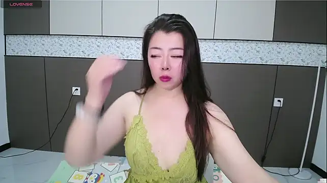 sallyqiqi 现场XXX聊天