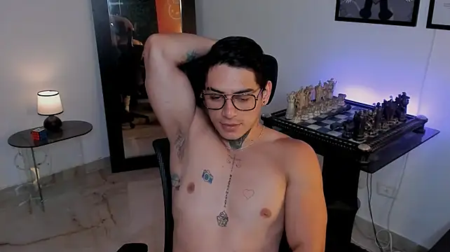 Simon_cortes 即時 XXX 聊天
