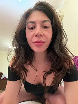 دردشة InnocentDevil_ الجنسية المباشرة