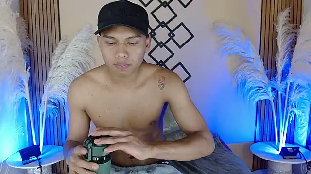 Chat +18 de Elio_kai1 ao vivo