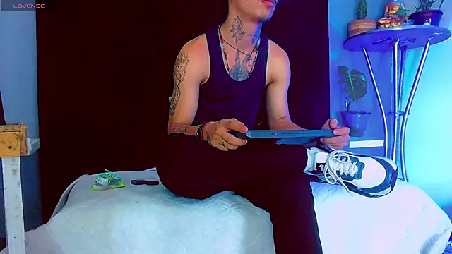 HannibalLester's Live XXX Chat