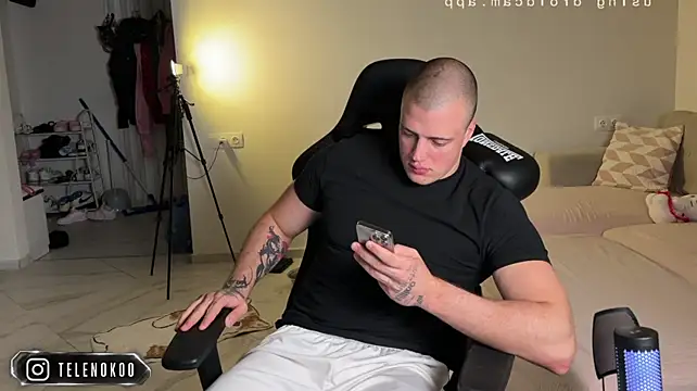 XXX chat uživo modela telenokk