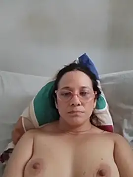 nicolle_milf1978のライブXXXチャット