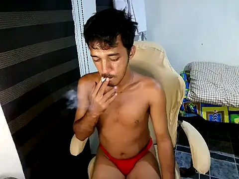 Spicy_RowyCam élő XXX-chatje