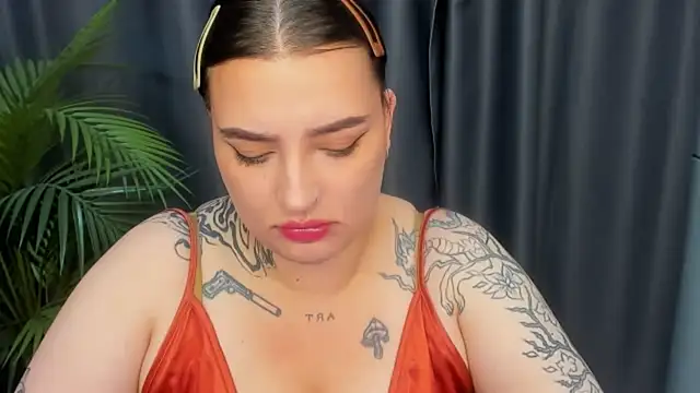 NikkiSummer Chat XXX in diretta