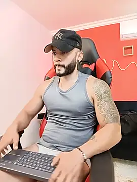 צ'אט XXX בשידור חי של Mike_savage3