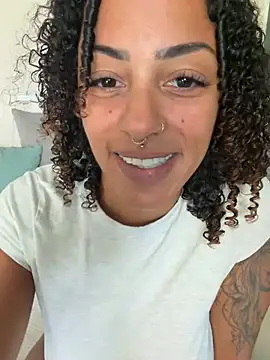 SweetPetiteNoir's Live XXX Chat