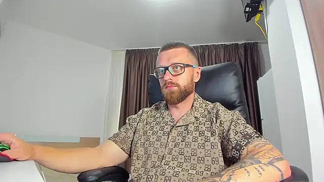 Živý XXX chat Findom_guy