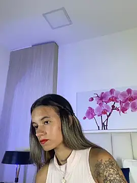 دردشة JuliaColemann الجنسية المباشرة