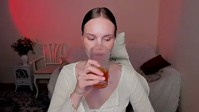 Chat +18 de MishkaMe ao vivo