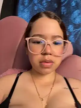 Lucyklein2022 লাইভ XXX চ্যাট