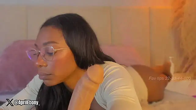 aprilebony_'s Live XXX Chat