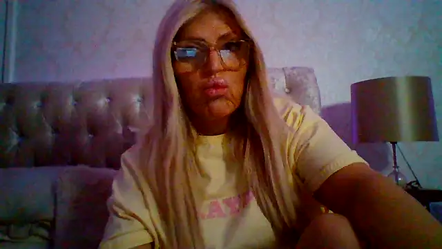 Živý XXX chat Jenna-Curvy-Cougar