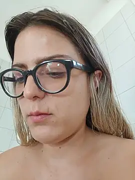 dolcehelena993's Live XXX Chat