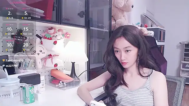 Elina-e3 现场XXX聊天