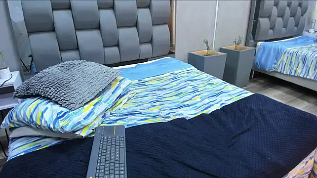 แชท XXX สดของ Charlie___Musk