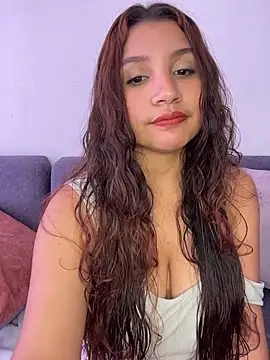 צ'אט XXX  בשידור חי של MiahJones_