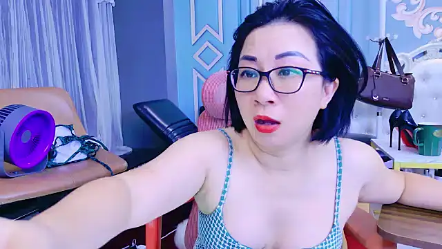 Chatroom XXX en direct de LucianaMe